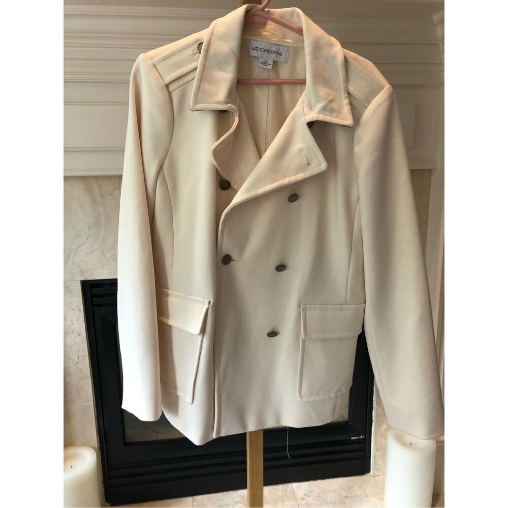 Liz Claiborne Women’s White Elegant Button Up Blazer Style Coat Size XL